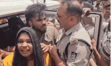 जब आक्रोशित हुई महिला : फूल माला बेचने वालों का अतिक्रमण हटाने गए दल की महिला पुलिसकर्मी के साथ की महिला ने मारपीट