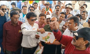 पहलगाम आतंकी हमला : रतलाम प्रेस क्लब सदस्यों ने पाकिस्तान मुर्दाबाद के नारे लगाते हुए निकाली रैली