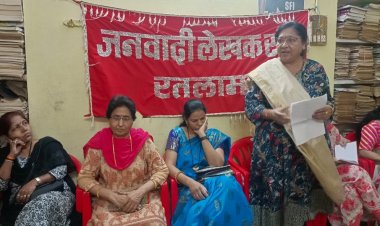 साहित्य सरोकार : कविता और स्त्री के अंतर्मन की परतें खोलना जितना सरल उतना ही जटिल