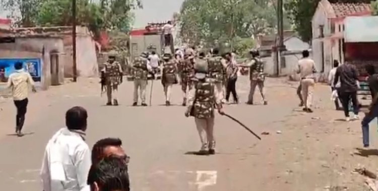 लव जिहाद : शादी से पहले लड़की को भगा ले गया लड़का, आक्रोशित लोगों ने दुकान में लगाई आग