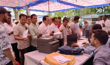 लोक अदालत : रुपए देने के लिए नागरिक लगे लाइनों में मगर सर्वर डाउन