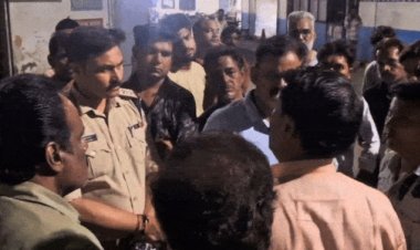 बाइक पर जा रहे शिक्षक से 4 लाख रुपए लूट कर जला दिया जिंदा