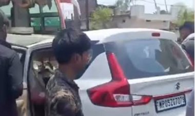 दर्दनाक हादसा : तेज रफ़्तार बस ने कार को मारी टक्कर, दो की मौत