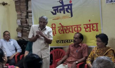 साहित्य सरोकार : चाल बदलते चरित्रों को बेनकाब करती है कहानी