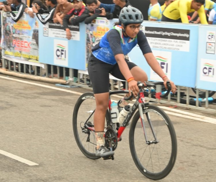 उपलब्धि सरोकार : रतलाम की बेटी ने अंतर विश्वविद्यालय साइकलिंग प्रतियोगिता में रचा इतिहास