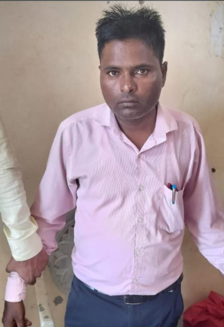 लोकायुक्त की कार्रवाई : ताल में पटवारी को रिश्वत लेते हुए रंगे हाथों किया गिरफ्तार