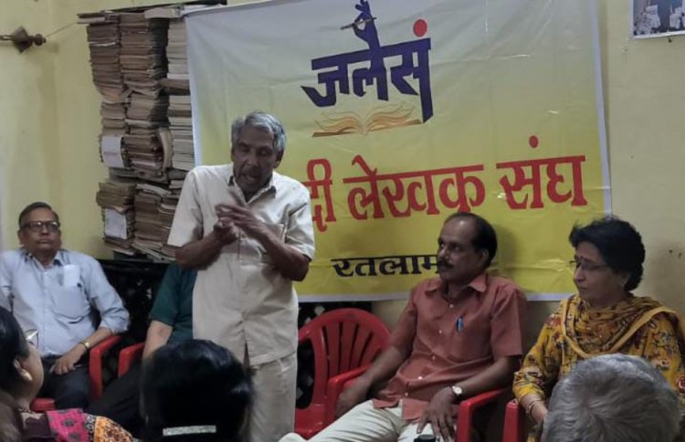 साहित्य सरोकार : चाल बदलते चरित्रों को बेनकाब करती है कहानी