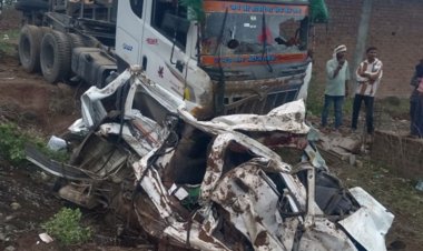 दर्दनाक हादसा : निर्माणाधीन ब्रिज के पास मोड़ पर सीमेंट से भरा ट्राला इको कार पर पलटा, 9 की मौत