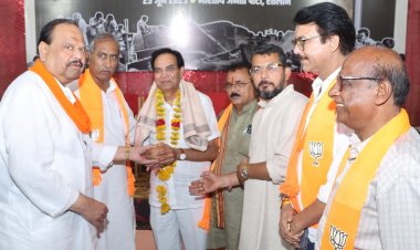 आपातकाल के 50 वर्ष : भाजपा ने किया लोकतंत्र रक्षक सेनानियों का अभिनन्दन