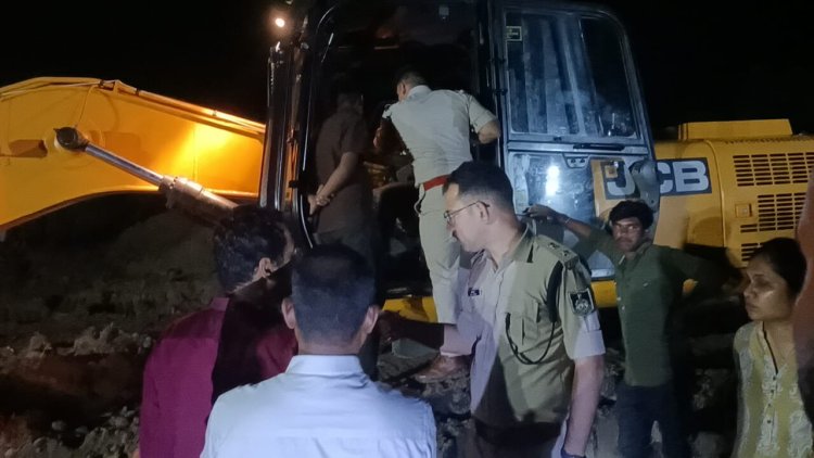 हादसा : निर्माणाधीन कुआ धसने से दो मजदूर दबे, हुई मौत, तीन ने बचाई जान