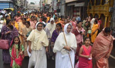 धर्म संस्कृति : साध्वी श्री शाश्वत प्रिया श्रीजी म.सा. आदि ठाना का चातुर्मास के लिए भव्य मंगल प्रवेश हुआ नीमवाला उपाश्रय में