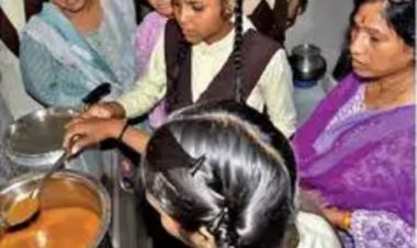 मुद्दा छात्राओं की समस्याओं का : मौके पर पहुंची एडीएम ने माना छात्राओं और वार्डन में संवाद की कमी