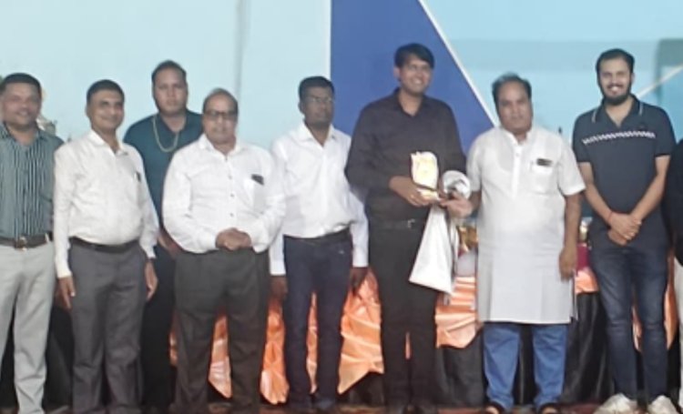 सामाजिक सरोकार : काकानी सोशल वेलफेयर फाउंडेशन ने किया चार्टर्ड अकाउंटेंट्स की रतलाम ब्रांच का सम्मान