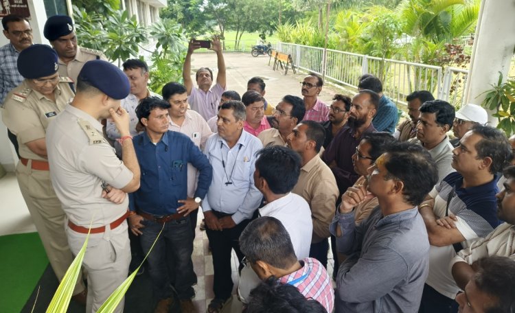 एकता से हुआ एक्शन : पत्रकार पर बिना जांच एफआईआर करने वाले टीआई पर हुई कार्रवाई