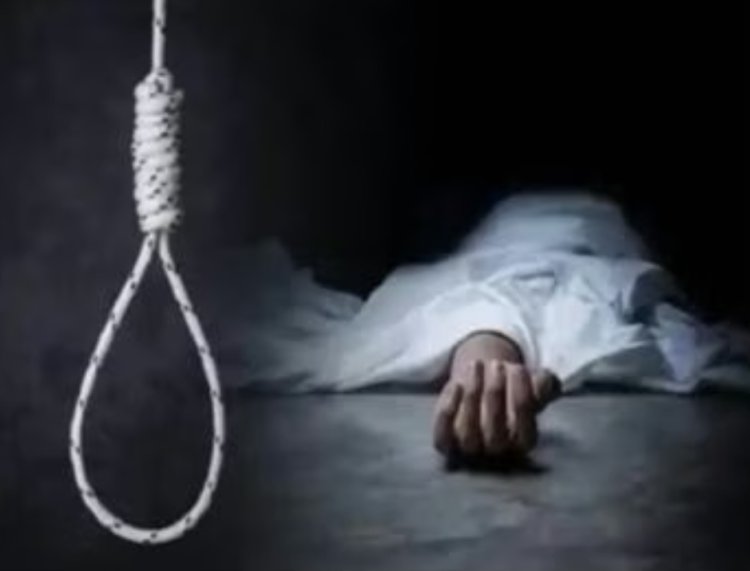 आत्महत्या : एक अकेले रहते हुए परेशान हुई तो झूल गई मौत के फंदे पर तो दूसरी डिप्रेशन में 