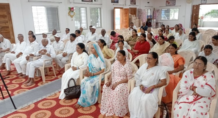 सामाजिक सरोकार : "रक्षाबंधन  परमात्मा रक्षा सूत्र से आत्मिक बंधन और सेवा का संगम"