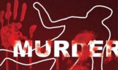 खून से लथपथ पति-पत्नी के शव मिले बेडरूम में, बेटा था दूसरे रूम में