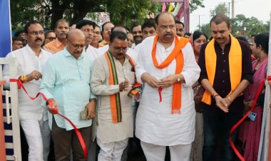 भारत माता सर्कल में कैबिनेट मंत्री काश्यप ने किया नमो प्रदर्शनी का शुभारंभ