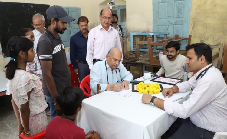 सामाजिक सरोकार : मप्र परशुराम कल्याण बोर्ड के बैनर तले डॉ. निशिकांत शर्मा की स्मृति में हुआ स्वास्थ्य शिविर