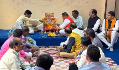 भाजपा कार्यालय में महालक्ष्मी पूजन कर की सुख-समृद्धि की कामना