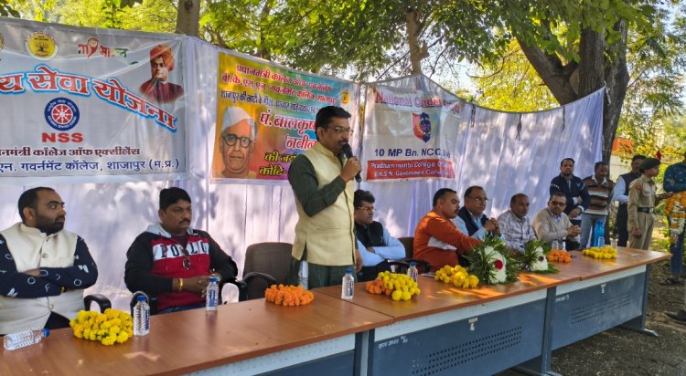 नवीन जी एक ऐसे साहित्यकार थे जो जीवन भर राष्ट्र के प्रति रहे समर्पित 