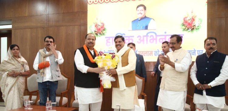 रतलाम को सौगात मिलने पर एमएसएमई मंत्री और रतलाम के विभिन्न संगठनों ने किया मुख्‍यमंत्री का अभिनंदन