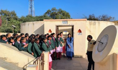 शिक्षा सरोकार : आकाशगंगा उतरी ज़मीन पर, चंद्रमा आया सूर्य और पृथ्वी के बीच