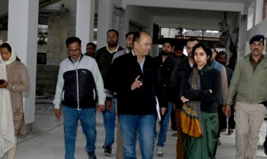 कलेक्टर के निर्देश : सांदीपनि स्कूल भवन का निर्माण करें जून 26 तक पूरा