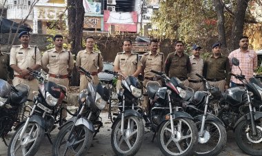 कामयाबी : चोरी की गई 9 मोटरसाइकिल के साथ विकास सहित तीन नाबालिगों को किया गिरफ्तार