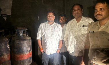 प्रशासन की कार्रवाई : धराड़ पोल्ट्री फार्म से 64 व्यावसायिक खाली गैस सिलेंडर जब्त