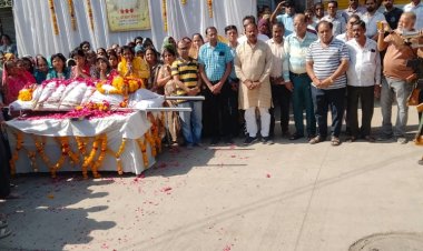 सामाजिक सरोकार : चाय वाले बाबूजी के पौत्र संजय का नेत्रदान के पश्चात हुआ देहदान