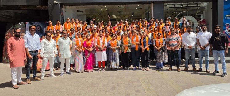 विश्व हिंदू परिषद मातृशक्ति दुर्गा वाहिनी ने केरल स्टोरी 2 दिखाई बहनों को