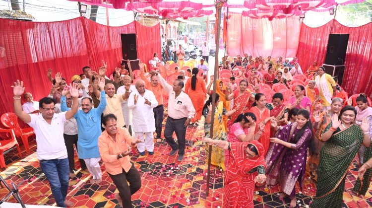 धर्म संस्कृति : श्री कालिका माता मंदिर में मनाया फाग उत्सव, हुई भजन संध्या