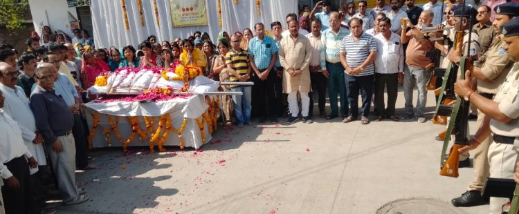 सामाजिक सरोकार : चाय वाले बाबूजी के पौत्र संजय का नेत्रदान के पश्चात हुआ देहदान