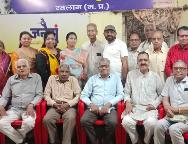 साहित्य सरोकार : रचनाकार की बेचैनी उसे लिखने के लिए करती है प्रेरित