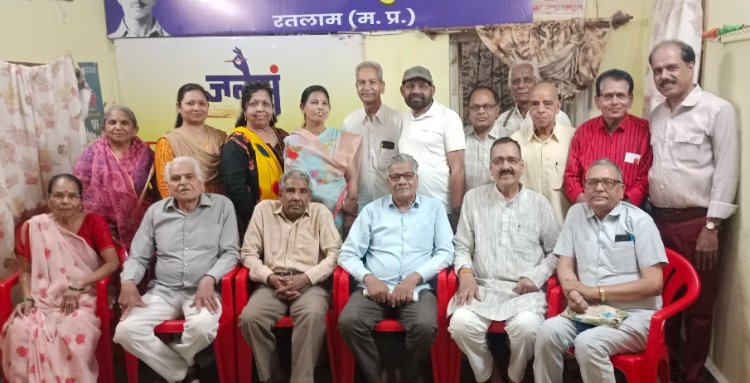 साहित्य सरोकार : रचनाकार की बेचैनी उसे लिखने के लिए करती है प्रेरित