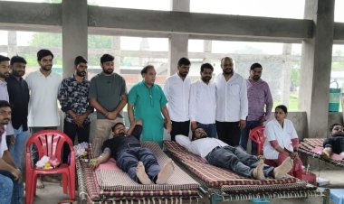 सामाजिक सरोकार : मूसलाधार बारिश के बीच ताल एवं आस- पास के ग्रामीण लोगों ने दिखाया सेवा का जज़्बा, रक्तदान कर दी मानवता की मिसाल