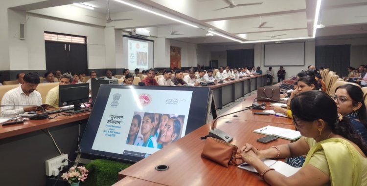 कलेक्ट्रेट में बैठक: 'मिशन मुस्कान' की समीक्षा में सामने आई शिक्षा विभाग की सुस्ती