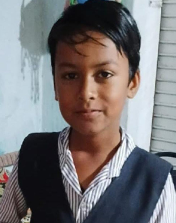 चौथी कक्षा में पढ़ने वाले लापता छात्र प्रियांशु का खंडहर में मिला शव, गांव में फैली सनसनी