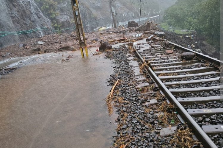 रेलयात्री सरोकार : पुणे सेक्शन में लैंड स्लाइड, रतलाम मंडल की कुछ ट्रेनें प्रभावित