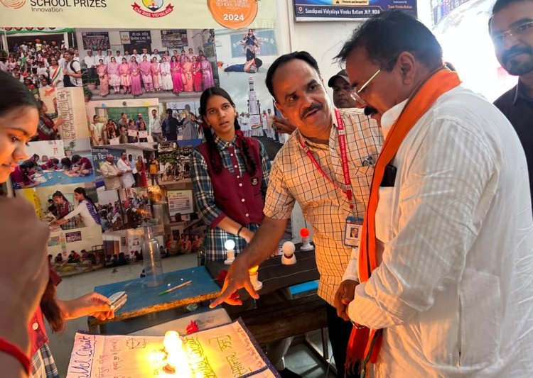 विज्ञान, गणित, कला एवं भाषा प्रदर्शनी में विद्यार्थी ने किया प्रतिभा का प्रदर्शन