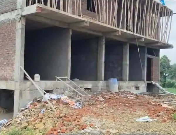 दो शव से सनसनी: निर्माणाधीन मकान के तहखाने में मिले लिव-इन कपल के शव